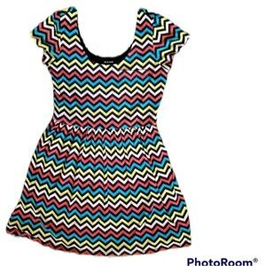 AUW - Colorful Chevron Dress With Pocket